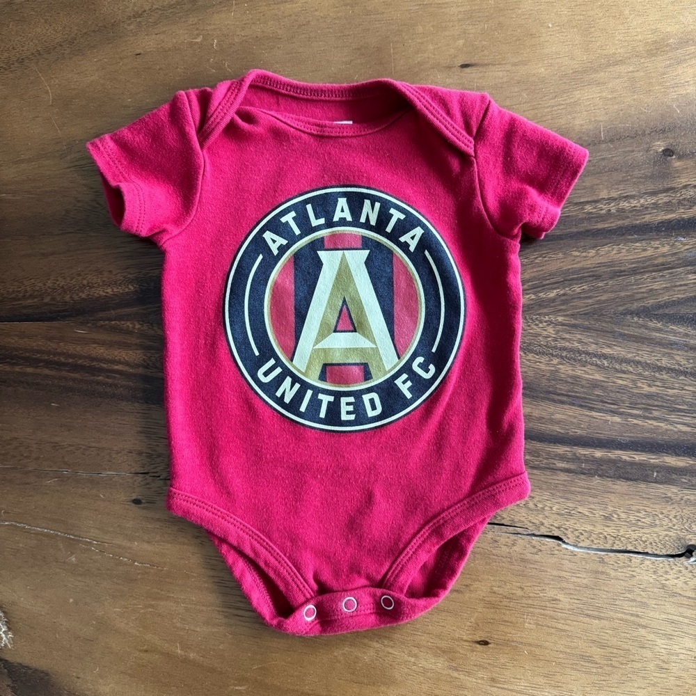 Atlanta United FC  Soccer MLS Red Baby Bodysuit size 3-6M